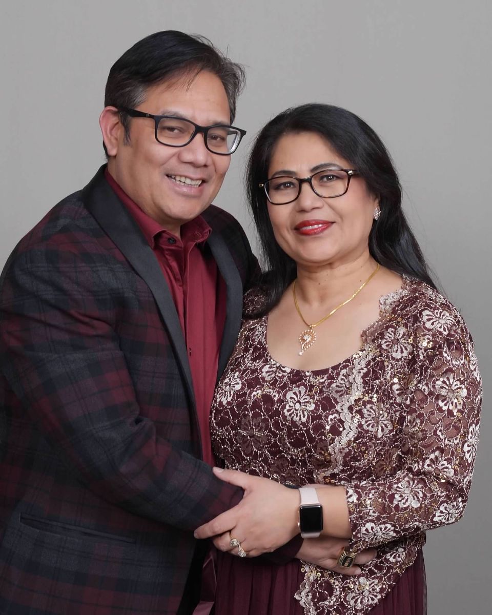 Manoj & Ramita with family